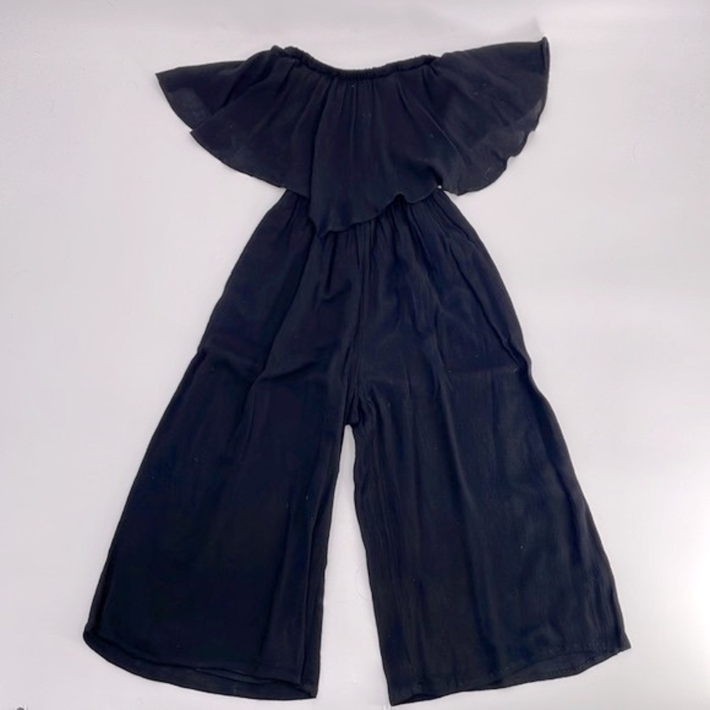 UEC Guess black off the shoulder ruffled wide leg cropped jumpsuit size XS